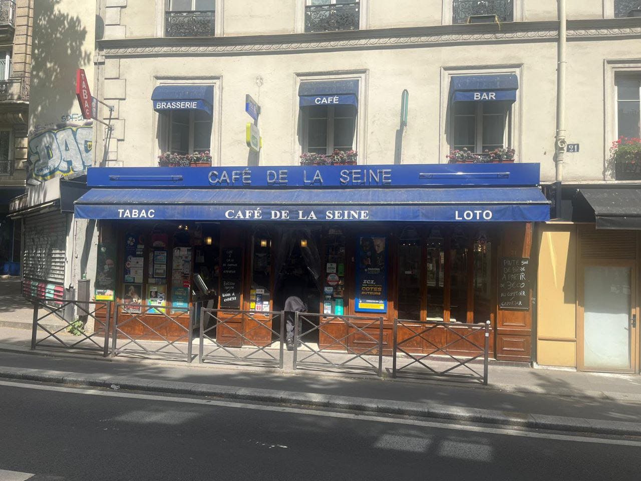 Cafe De La Seine